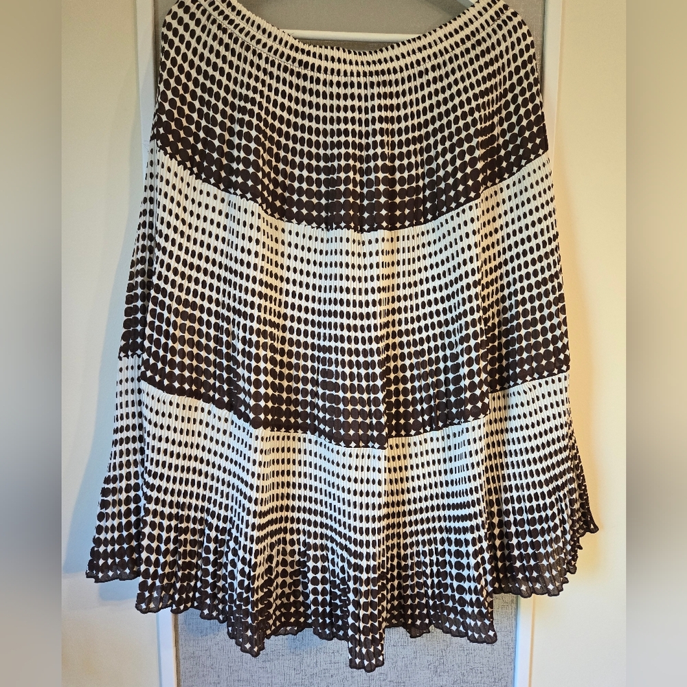 🤑2/$10 Brown and White Skirt, Sz L